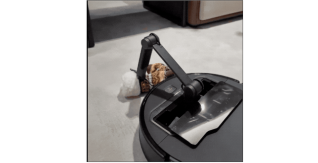 可拉伸屏幕、搂住你的机器人...盘点2025 CES的“脑洞”产品