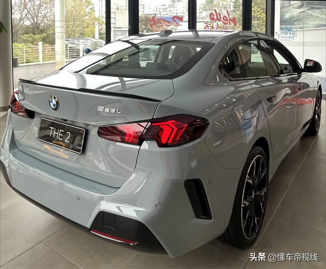 新车 | 25.99万元起/搭2.0T+7DCT，国产宝马2系四门轿跑车店内实车