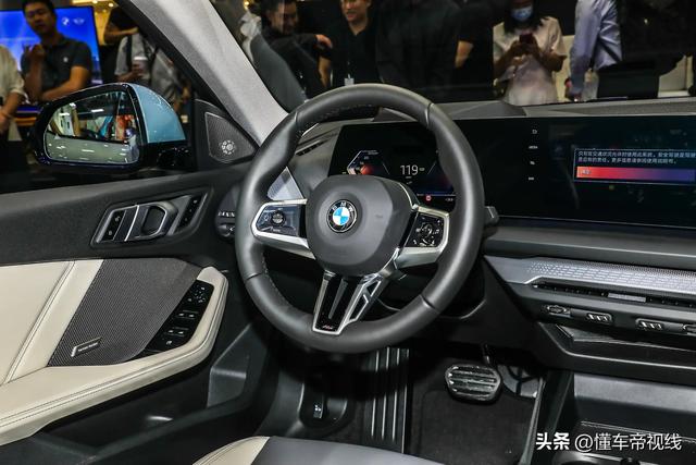 新车 | 25.99万元起/搭2.0T+7DCT，国产宝马2系四门轿跑车店内实车