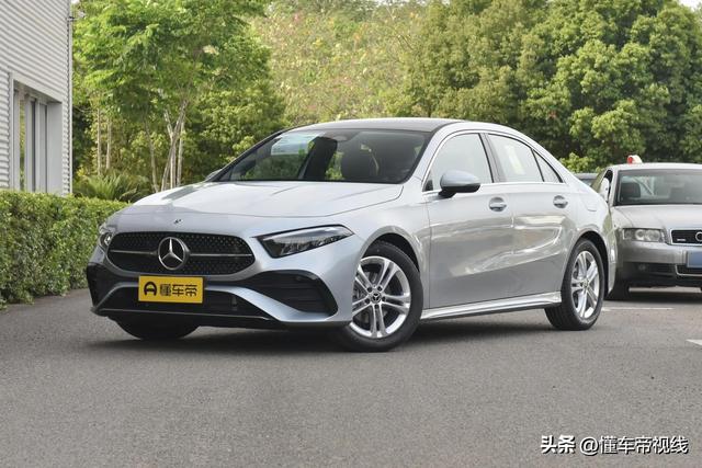 新车 | 25.99万元起/搭2.0T+7DCT，国产宝马2系四门轿跑车店内实车