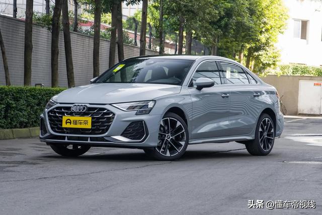 新车 | 25.99万元起/搭2.0T+7DCT，国产宝马2系四门轿跑车店内实车