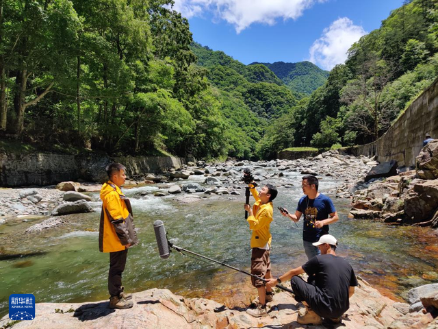 青年科技工作者邹灏：在“多彩”萤石中探寻地球奥秘