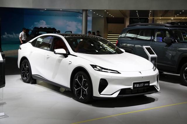 2024年国内最好卖的十大汽车品牌：奇瑞排第三，特斯拉排第七