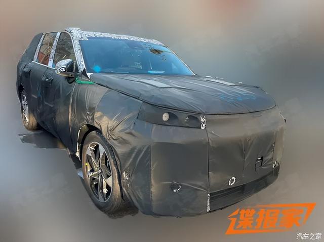 吉利汽车 30英寸6K大屏，2块！256色氛围灯，不愧是旗舰级六座SUV