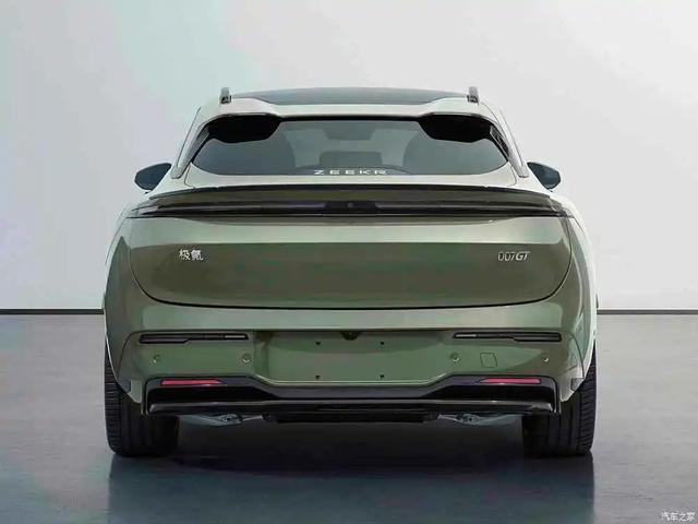 吉利汽车 30英寸6K大屏，2块！256色氛围灯，不愧是旗舰级六座SUV