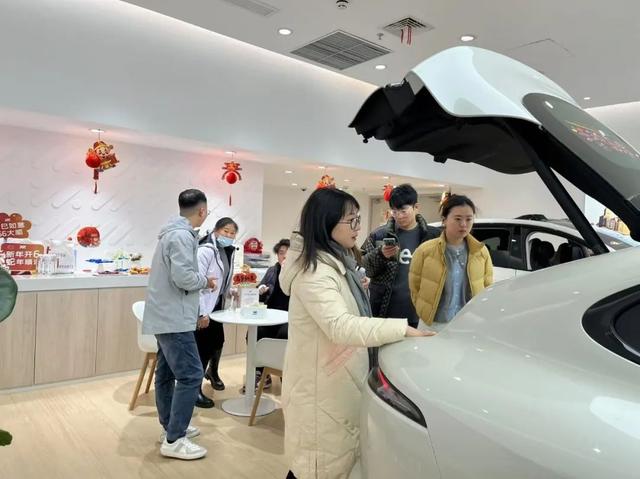 最高补贴2万元！新一轮汽车“以旧换新”升级扩围