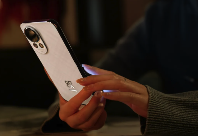 6000万自拍+5000mAh，华为北斗卫星消息手机，512GB突降380元