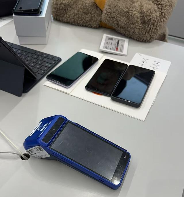 手机等数码产品国补第一天：有线下店客流量翻倍，系统被挤瘫痪