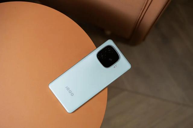 不要再给爸妈买“老年机”了，这些手机便宜又好用