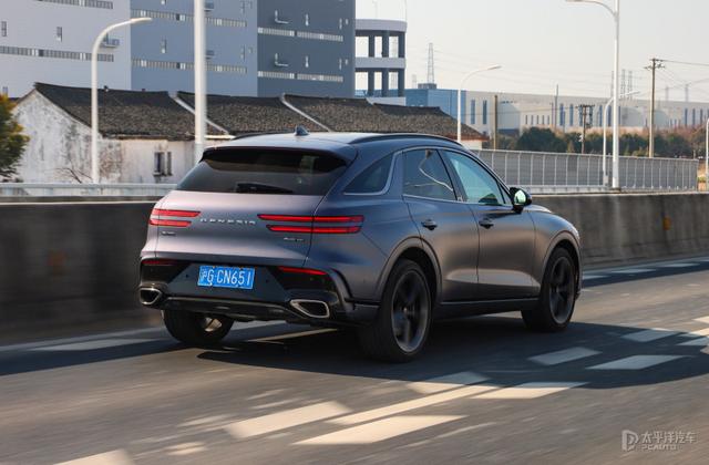 激情与优雅的双面人生 试驾捷尼赛思GV70