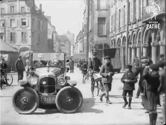 腾势Z9GT 什么？上世纪30年代汽车就能“横着走”了？