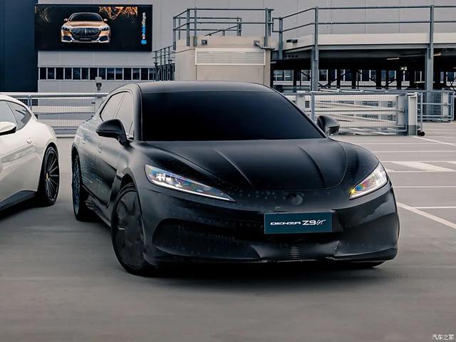 腾势Z9GT 什么？上世纪30年代汽车就能“横着走”了？