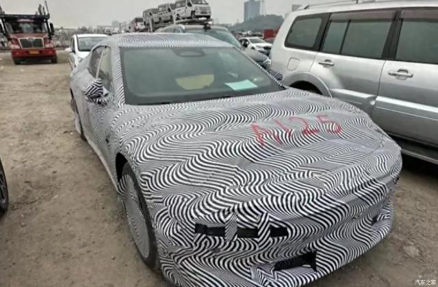 小鹏汽车 10-30万、轿车/SUV、纯电/增程全都有！飞行汽车要来了？