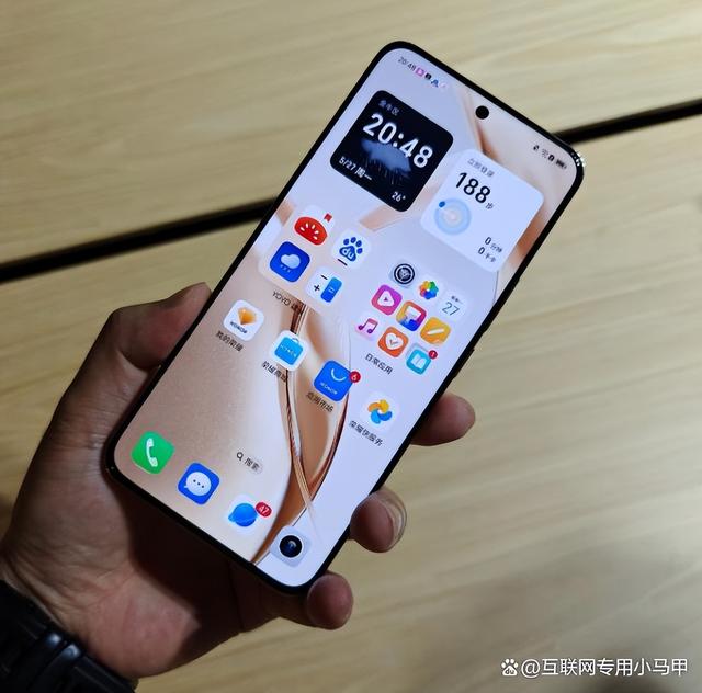 4款2000元左右性价比高的手机推荐，性能、拍照各取所需