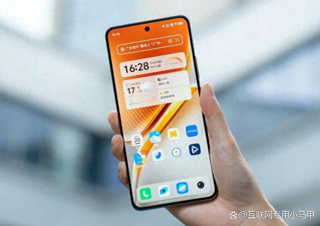 4款2000元左右性价比高的手机推荐，性能、拍照各取所需