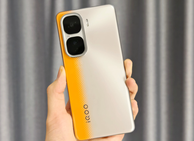 可以闭眼买的3款手机，16+512GB手机价格大跳水，闭眼买不吃亏