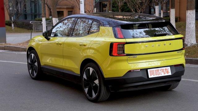 深度体验沃尔沃EX30，20万的电动小钢炮，开起来真上头