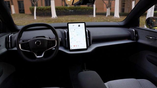 深度体验沃尔沃EX30，20万的电动小钢炮，开起来真上头