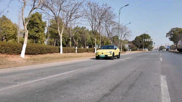 深度体验沃尔沃EX30，20万的电动小钢炮，开起来真上头