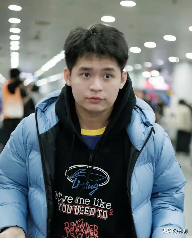 乒乓亚洲杯激战在即！央视直播时间预告，海报出炉孙颖莎C位握拳