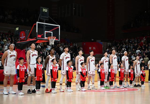 上海男篮力克新疆捧杯，今晚19:30中央5套CCTV5直播节目预告