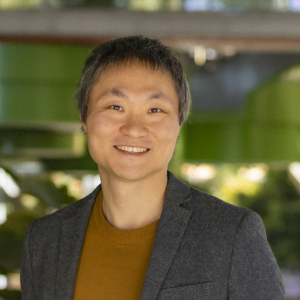 科学家成功开发晶体-非晶体复合材料，浸泡数月仍保持极高光转化