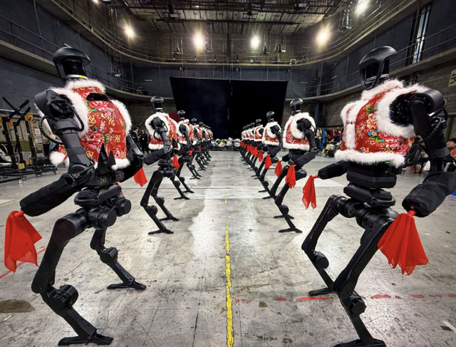 蛇年春晚中的黑科技：机器人跳舞、舞台秒变油画、eVTOL已来