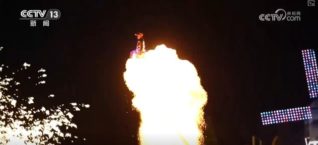 “科技+传统文化”打造花灯盛宴 流光溢彩闹新春