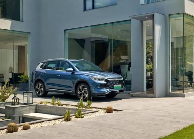 盘点2024年十大畅销新能源车：特斯拉 Model Y第一，比亚迪“大包大揽”