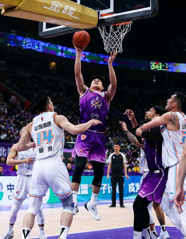 中央5套赛事预告，五大联赛、NBA、CBA都有直播，今天赛事很丰富