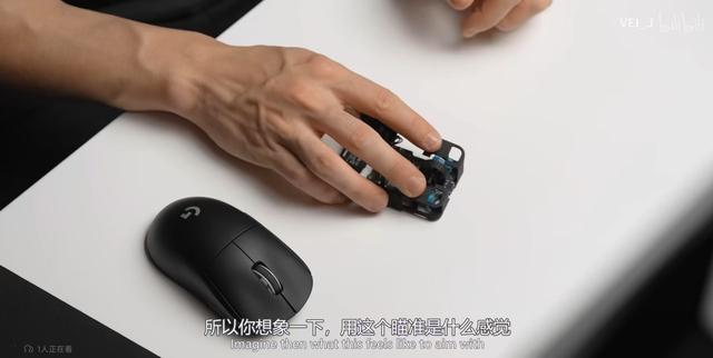 仅重19g！24年鼠标太能卷了：有的带屏幕，有的模块化