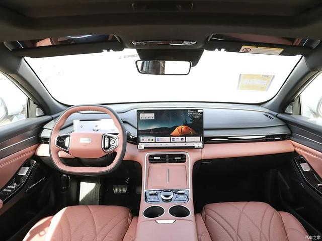 银河L6 7.98万起！10万家用车来新车，比亚迪秦PLUS DM-i怕不怕？