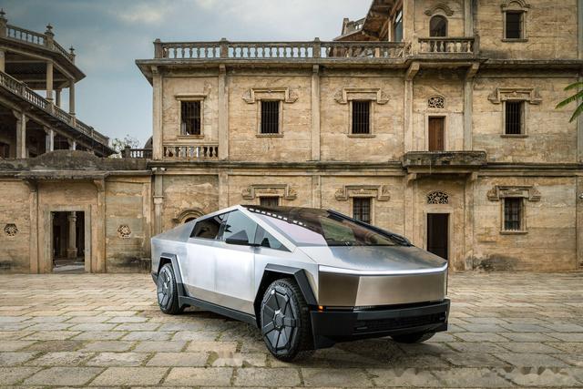 2025十大神车来袭！汽车圈即将被它们“卷”上天