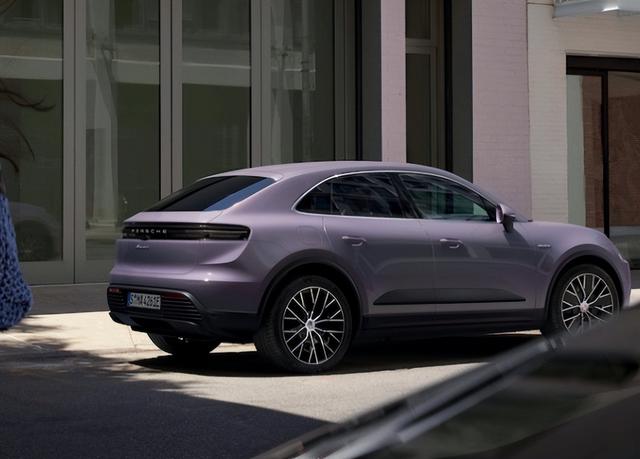 2025十大神车来袭！汽车圈即将被它们“卷”上天