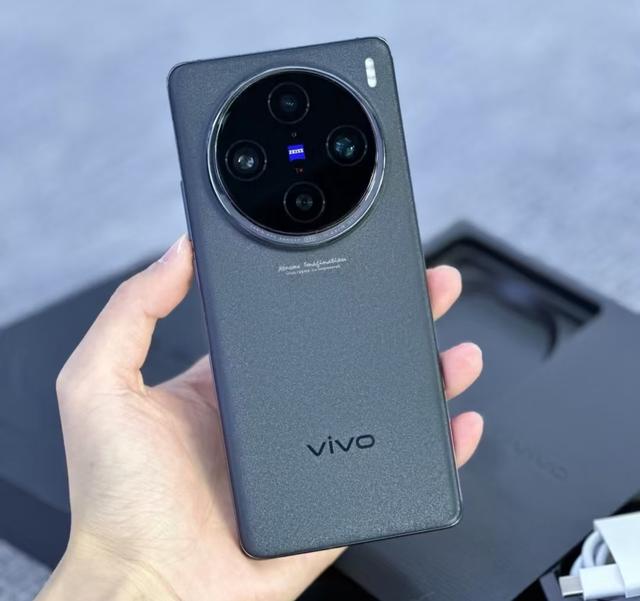 2025年手机推荐：3000到4000元内最值得购买的三款手机分享！