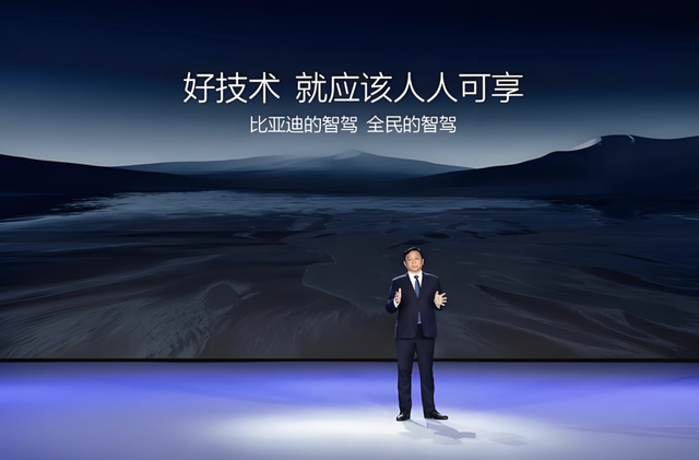 汽车市场“背刺潮”要来了？2025年，2大趋势已显现，大伙要注意