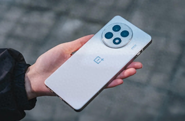 2月几乎“零差评”的5款手机，几乎零差评，用六年不过时