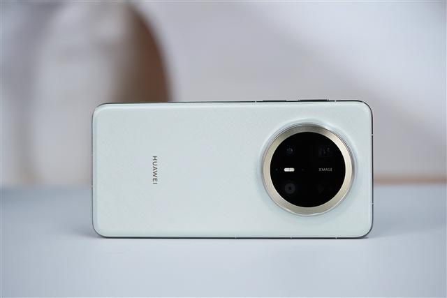 手机好评榜出炉：小米15垫底华为Pura70Pro+第二，第一太强了