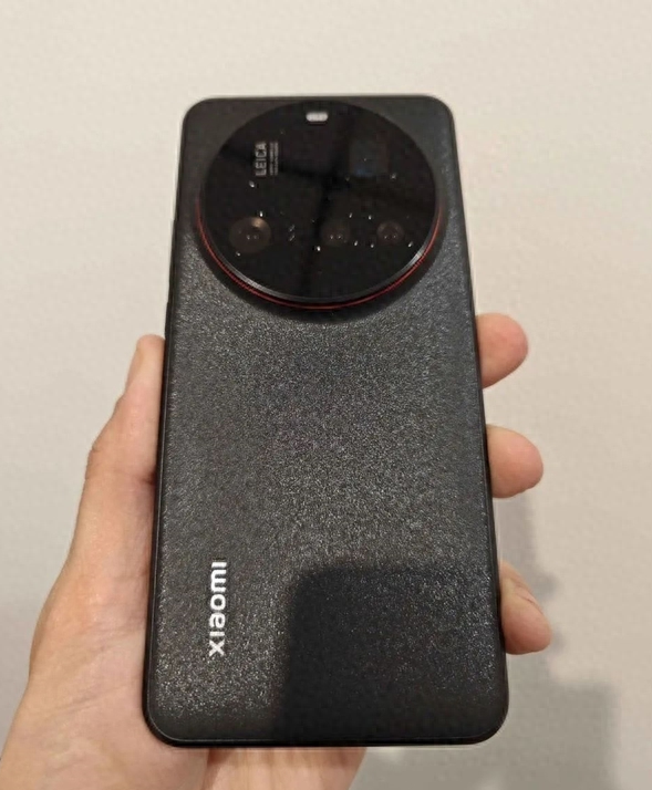 本月有三款旗舰手机发布：小米OPPO真我 最高超万元