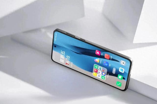 手机不用买太贵，4款热度高、性价比“俱佳”的手机