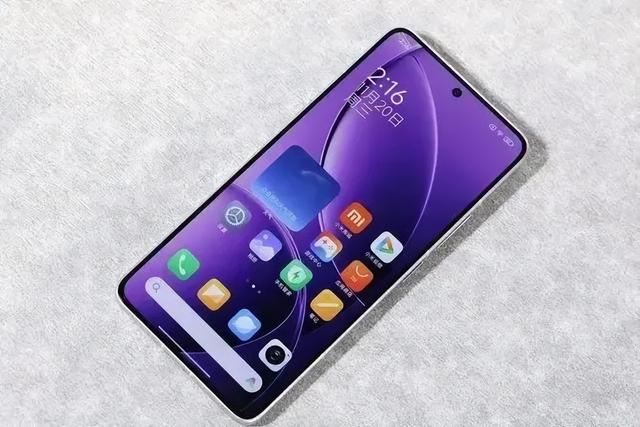 手机不用买太贵，4款热度高、性价比“俱佳”的手机