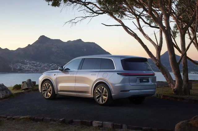 【对比】新能源大型SUV 问界M9 vs 理想L9