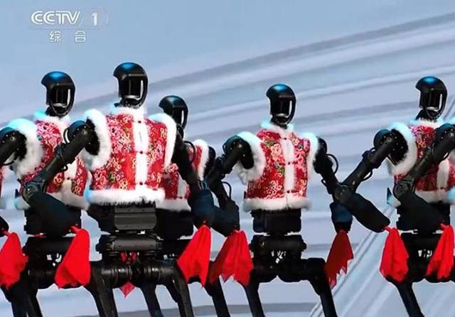 工人日报e网评丨机器人春节“很忙”，科技与人文共舞有更多可能