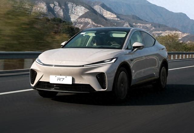 上汽集团与华为终端签署深度合作协议，打造全新新能源智能汽车