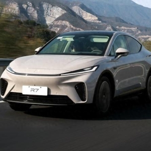 上汽集团与华为终端签署深度合作协议，打造全新新能源智能汽车