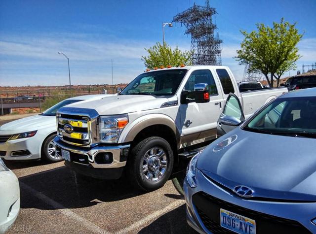 都说美国买车便宜，为什么多数人开的车都很破？老司机做了分析