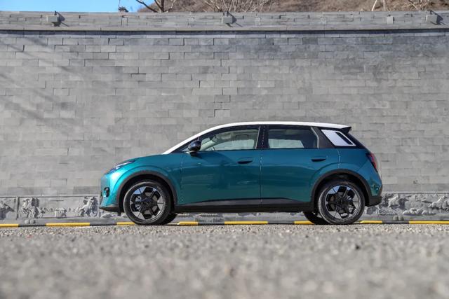 埃安UT 比速腾轴距长！比BYD海豚大一圈！全球车型8万多！要卖爆？