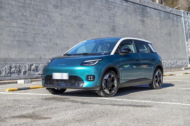 埃安UT 比速腾轴距长！比BYD海豚大一圈！全球车型8万多！要卖爆？