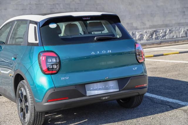 埃安UT 比速腾轴距长！比BYD海豚大一圈！全球车型8万多！要卖爆？