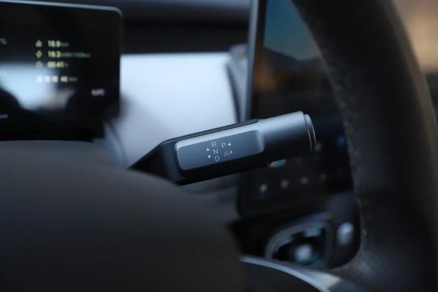 埃安UT 比速腾轴距长！比BYD海豚大一圈！全球车型8万多！要卖爆？